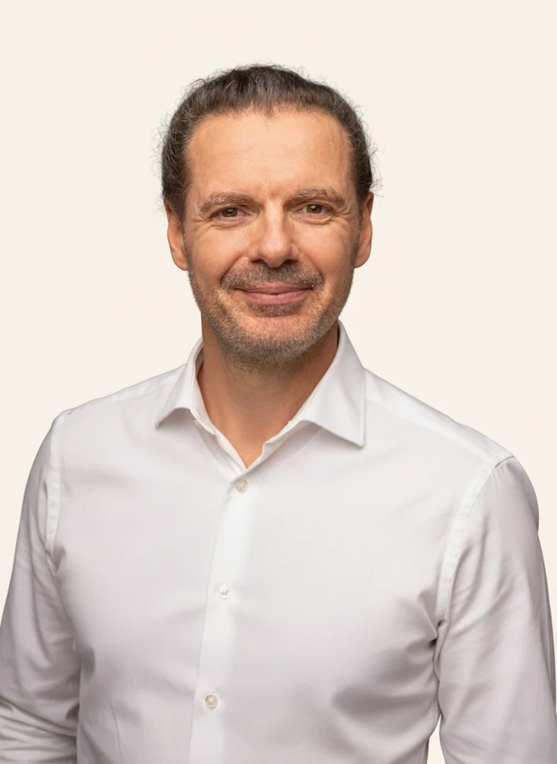 Porträtfoto von Oliver Vucic, integraler Business-Coach aus Frankfurt